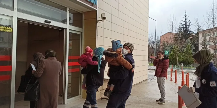 Bursa’da tiner içen ikizler hastanelik oldu