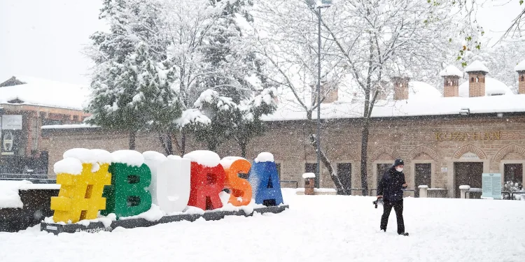 Sıcaklık 17 derece birden düşecek! Kar geri geliyor