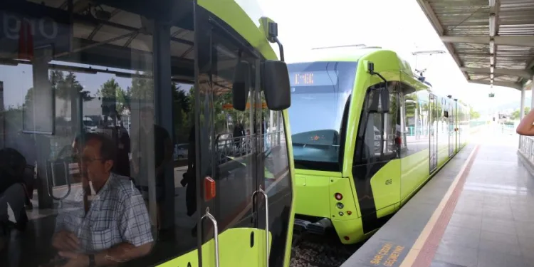 Bursa’da metro seferlerine cumartesi günü düzenlemesi