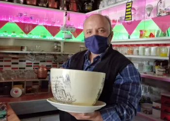 Bursa’da ‘Şakalara devam’ diyerek kapılarını açtı