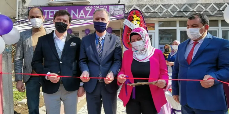 Bursa’da kanseri yendi, eğitim hayatına başlayıp, Dünya Kadınlar Günü’nde iş yerini açtı