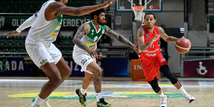 F.E. Bursaspor: 67 – Bahçeşehir Koleji: 64