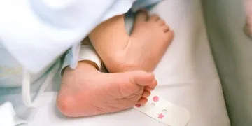 İki aylık bebek koronavirüs kurbanı