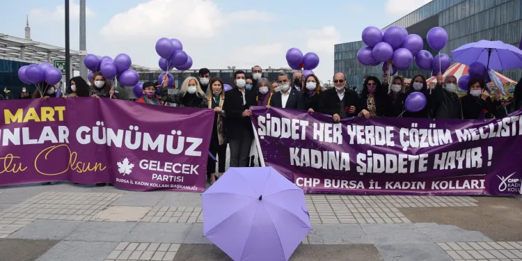 8 Mart’ta kadınlar Bursa’da meydanlara indi