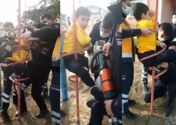 Bursa’da parkta oynayan çocuk demir oyuncağa sıkıştı