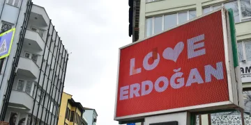 New York’taki FETÖ propagandasına Yıldırım’dan yanıt