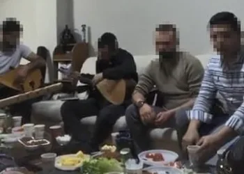 Sosyal medyadan canlı yayın yapınca yakalandılar