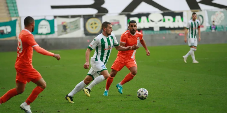 Bursaspor geçen sezonun 8 puan gerisinde kaldı