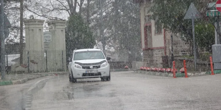Bursa’ya kar uyarısı! Sıcaklık 6 ila 12 derece düşecek