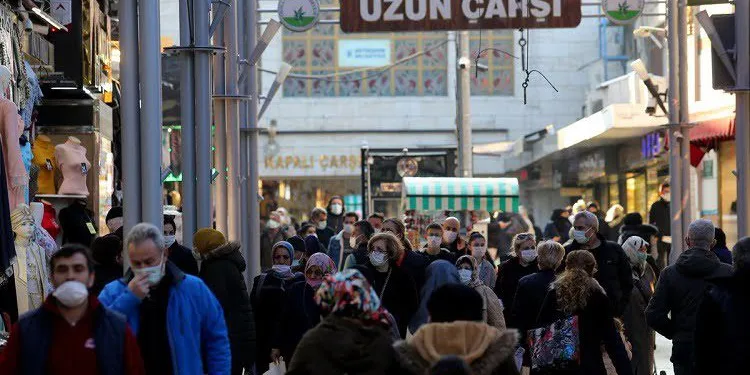 Bursa’da 14 ayda 300 bini kişi virüse yakalandı