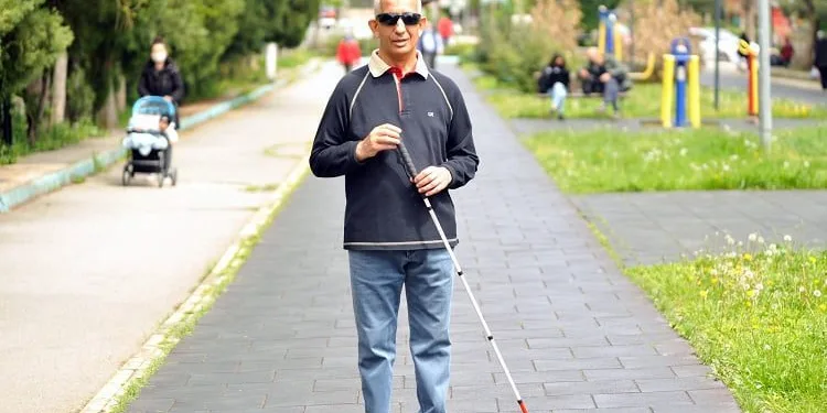 Gözlerini kaybetmeyi engel görmedi! 5 kıtada 5 dağa tırmandı