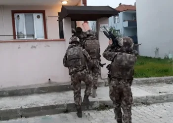 Bursa merkezli 3 ilde suç örgütüne operasyon