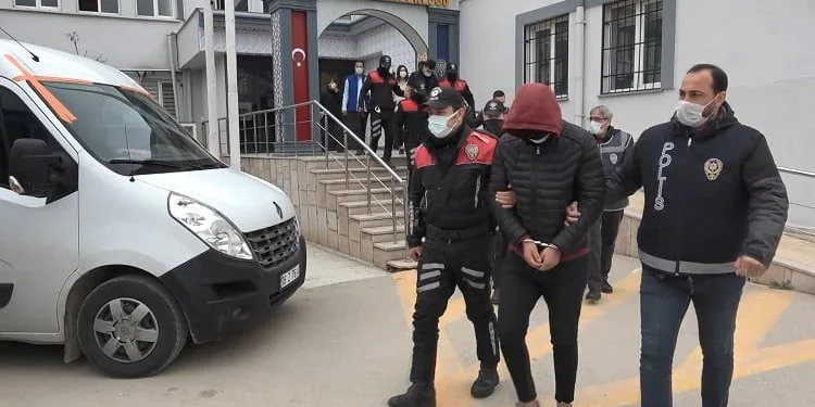 Bursa merkezli 5 ilde kameralı gözlük operasyonu