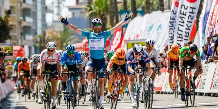 56. Cumhurbaşkanlığı Türkiye Bisiklet Turu’nun Beyşehir-Alanya etabını Mark Cavendish kazandı