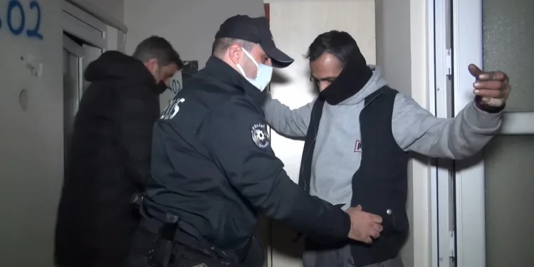 Bursa’da kullanılmayan kız yurdunda yakalandı