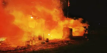 Bursa’da bağ evinde yangın! Alevler geceyi aydınlattı