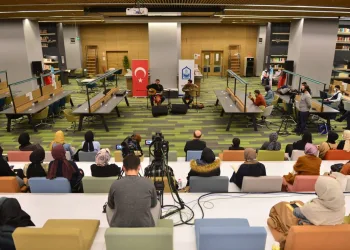 Ünlü santur sanatçısından Yıldırımlılara konser