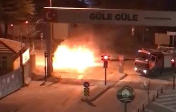 Bursa’da seyir halindeki araç yandı