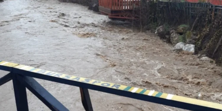 Bursa’da sel alarmı! Dereler taştı
