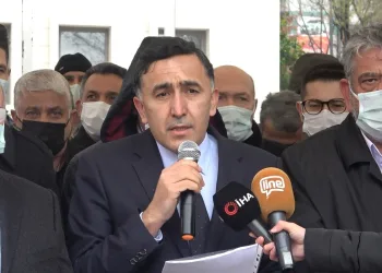 Bursa’da 104 emekli amiralin bildirisine tepki