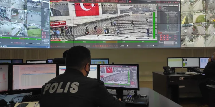 Bursa’da MOBESE’yle maskesiz avı