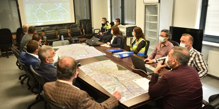 Yeni metro hattı muhtarlara anlatıldı