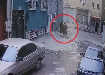 Bursa’da kredi kartıyla girdikleri evden servet götürdüler