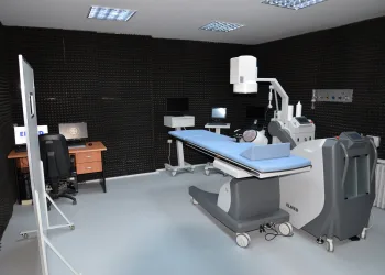 BUÜ’ye yerli ve son teknoloji taş kırma makinesi