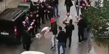 Bursa’da yasağa rağmen sokakta halay çektiler