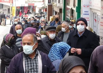 Bursa’da ramazan hareketliliği! Uzun kuyruklar oluştu
