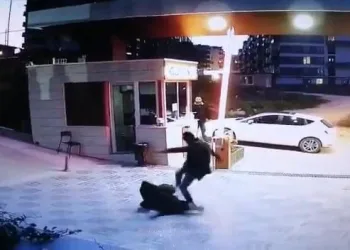 Bursa’da yeğeni kayboldu diye site güvenliğini dövdü