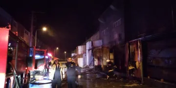 Bursa’da mobilya fabrikasında yangın