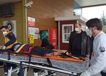Bursa’da 5’inci kattan düşen çocuk ağır yaralandı