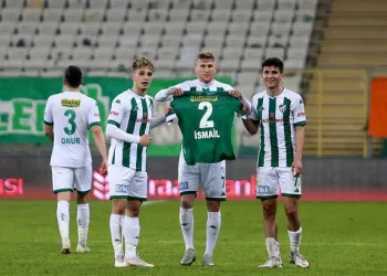 Bursasporlu futbolcular  İsmail Çokçalış’ı unutmadı