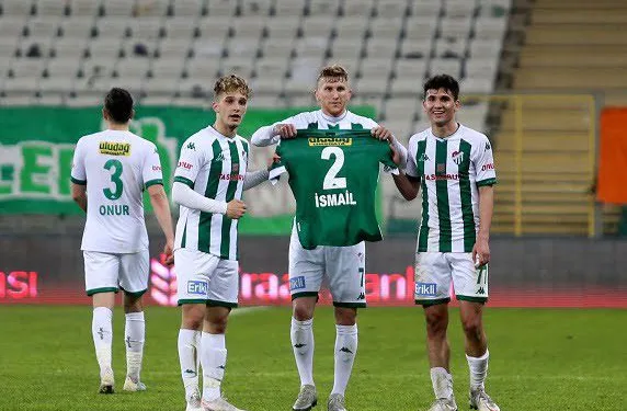 Bursasporlu futbolcular  İsmail Çokçalış’ı unutmadı