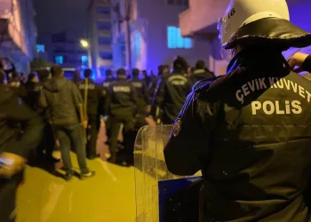 Bursa’da gergin gece! 100 kişilik grup kavgaya tutuştu