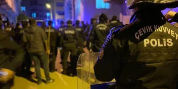 Bursa’da gergin gece! 100 kişilik grup kavgaya tutuştu