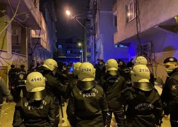 Bursa’da gergin gece! 100 kişilik grup kavgaya tutuştu