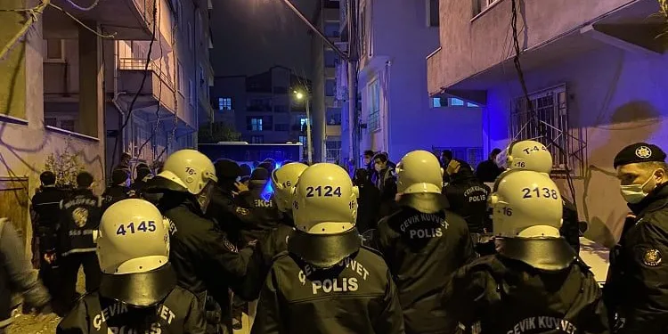 Bursa’da gergin gece! 100 kişilik grup kavgaya tutuştu