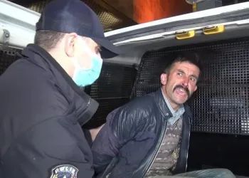Bursa’da Ulu Cami’ye balyozlu saldırı