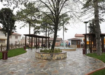 İnegöl Alibeyköy Mahallesi’ne yeni meydanına kavuştu