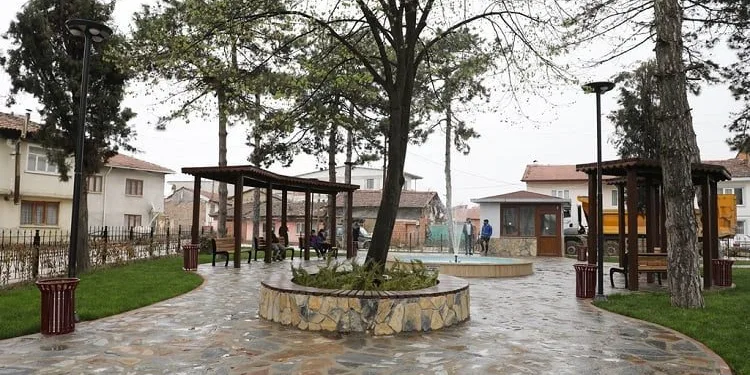 İnegöl Alibeyköy Mahallesi’ne yeni meydanına kavuştu