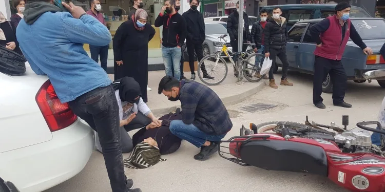 Bursa İnegöl’de yaralanan annesinin başından ayrılmadı