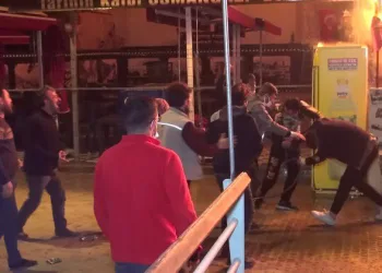 Bursa’da dükkanı yanan baba-oğulu darp ettiler