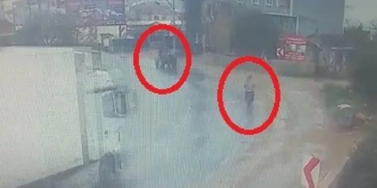 Bursa’da TIR kontrolden çıktı! Kaza anı kamerada