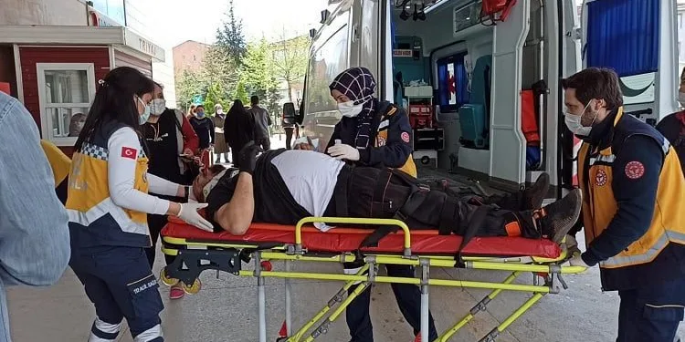 Bursa’da fabrikada taşıdığı malzemelerin altında kaldı
