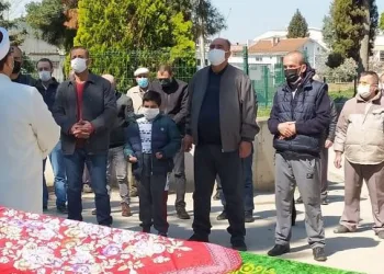 Yürek burkan veda! 8 yaşında, annesini toprağa verdi