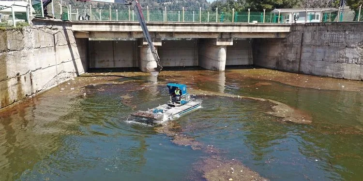 Bursa’da barajlarda hummalı temizlik