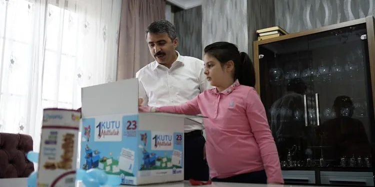 Yıldırım’dan kanser hastası çocuklara kutu kutu mutluluk