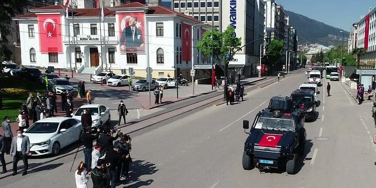 Bursa’da salgın gölgesinde 23 Nisan kutlaması